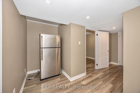 Photo 25 at 28 Sachs Forest Place, Nepean (Barrhaven East), Ottawa