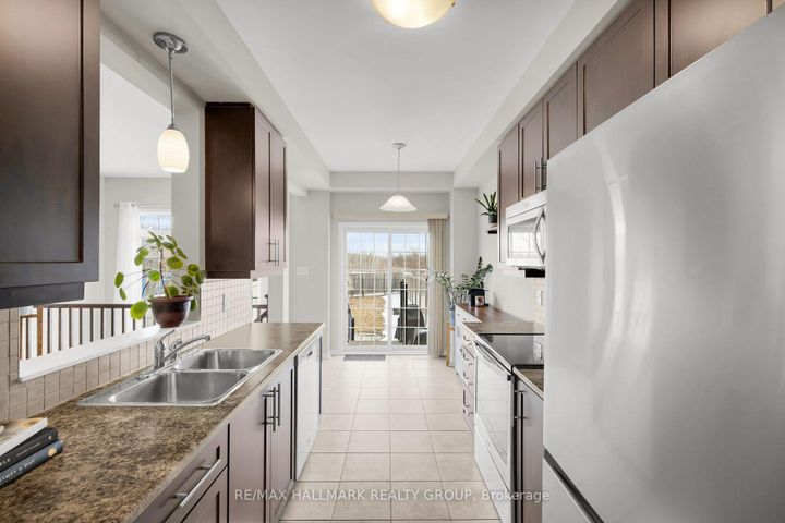 Photo 12 at 132 LARAMIE Crescent, Nepean (Stonebridge), Ottawa