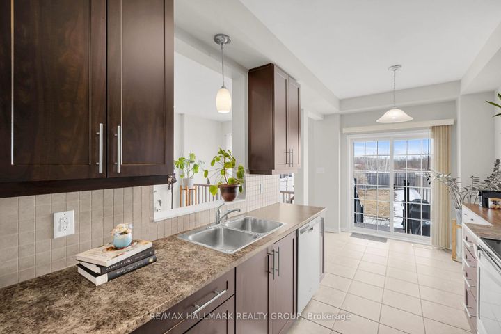 Photo 13 at 132 LARAMIE Crescent, Nepean (Stonebridge), Ottawa