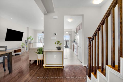 Photo 4 at 132 LARAMIE Crescent, Nepean (Stonebridge), Ottawa