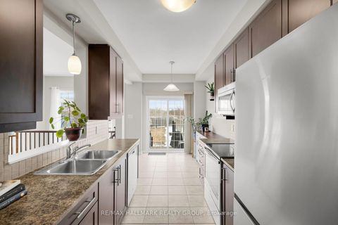 Photo 12 at 132 LARAMIE Crescent, Nepean (Stonebridge), Ottawa