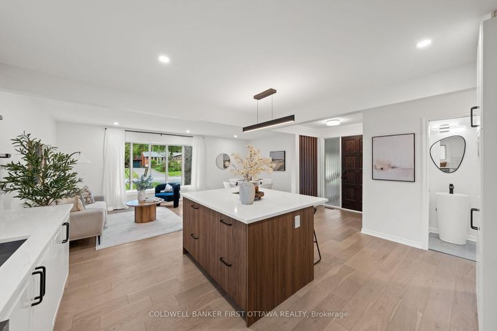 Photo 7 at 26 Spring Garden Avenue, Nepean (Meadowlands/Crestview), Ottawa