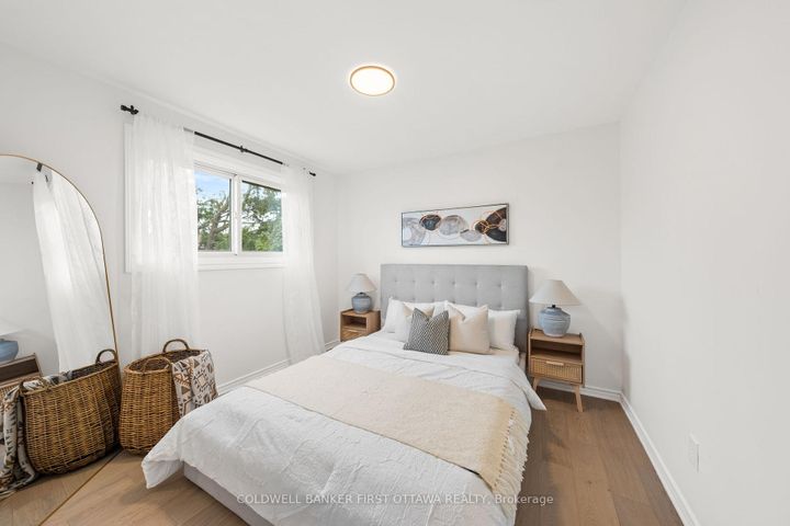 Photo 15 at 26 Spring Garden Avenue, Nepean (Meadowlands/Crestview), Ottawa