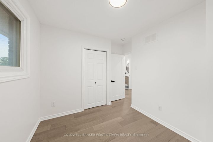 Photo 19 at 26 Spring Garden Avenue, Nepean (Meadowlands/Crestview), Ottawa