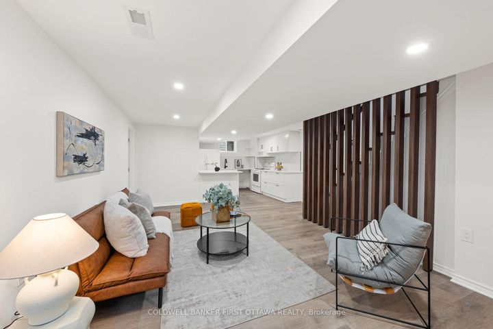 Photo 23 at 26 Spring Garden Avenue, Nepean (Meadowlands/Crestview), Ottawa