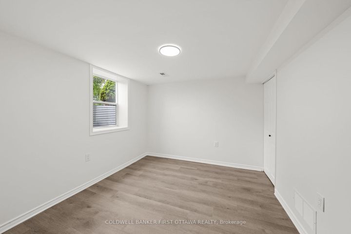Photo 29 at 26 Spring Garden Avenue, Nepean (Meadowlands/Crestview), Ottawa