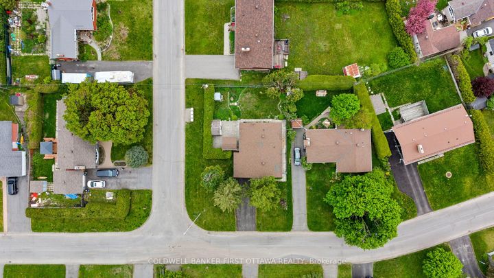 Photo 36 at 26 Spring Garden Avenue, Nepean (Meadowlands/Crestview), Ottawa