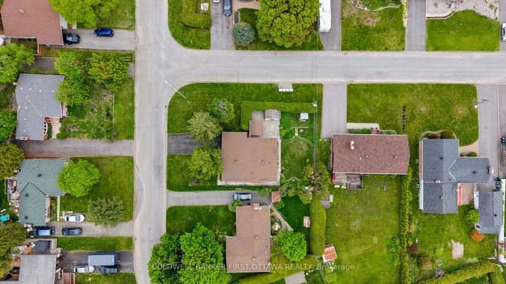 Photo 37 at 26 Spring Garden Avenue, Nepean (Meadowlands/Crestview), Ottawa