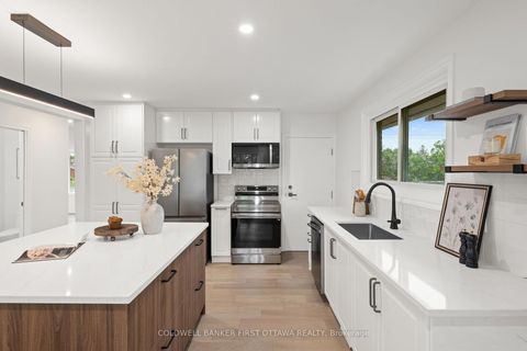 Photo 6 at 26 Spring Garden Avenue, Nepean (Meadowlands/Crestview), Ottawa