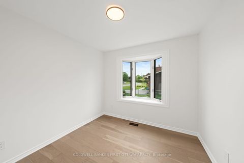 Photo 17 at 26 Spring Garden Avenue, Nepean (Meadowlands/Crestview), Ottawa