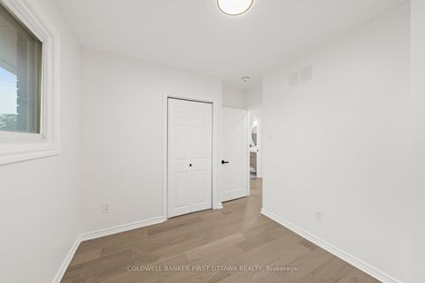 Photo 19 at 26 Spring Garden Avenue, Nepean (Meadowlands/Crestview), Ottawa