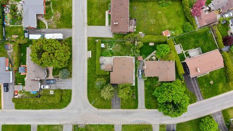 Photo 36 at 26 Spring Garden Avenue, Nepean (Meadowlands/Crestview), Ottawa