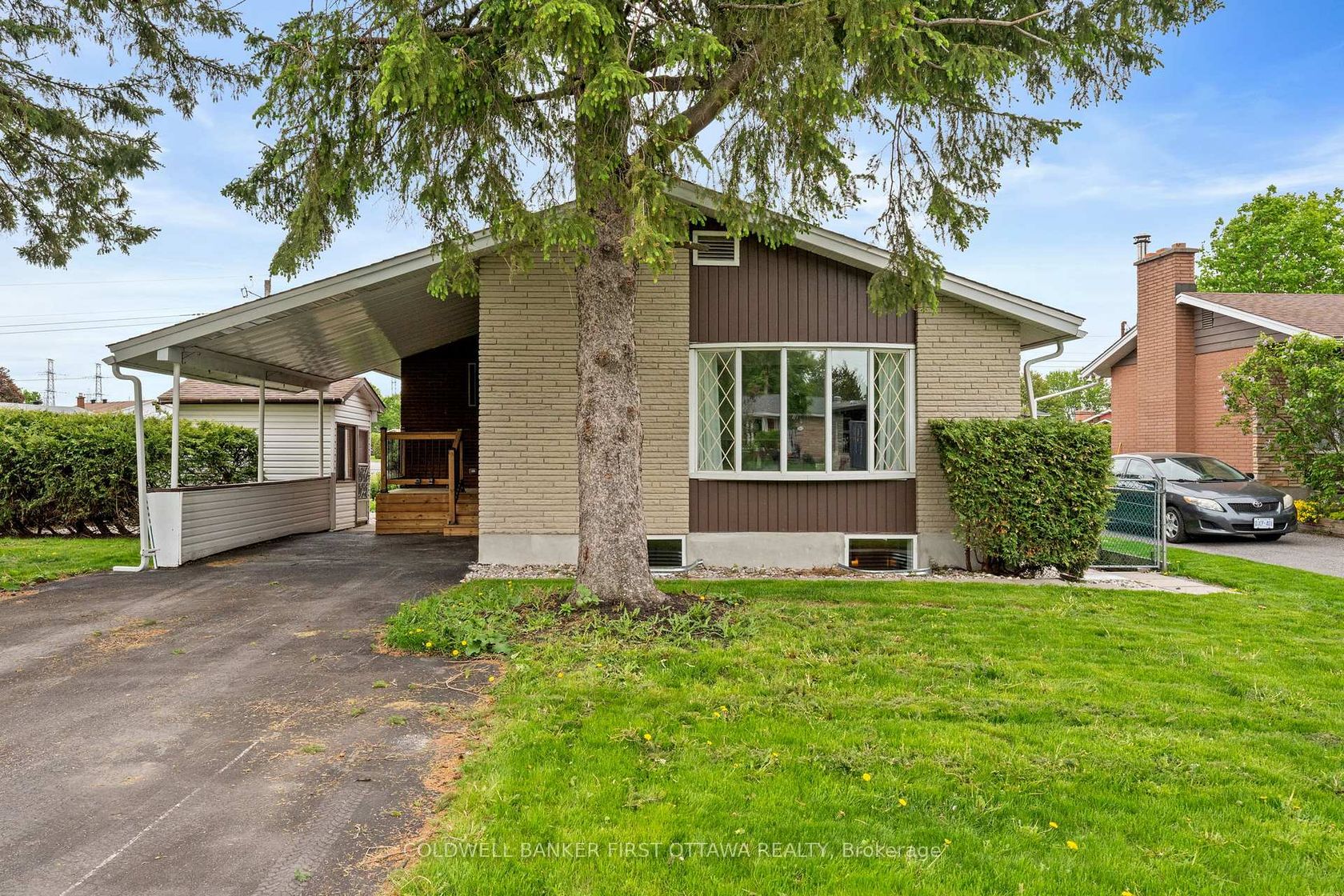 26 Spring Garden Avenue, Nepean (Meadowlands/Crestview), Ottawa 