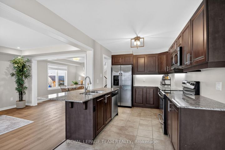 Photo 13 at 314 Song Sparrow Street, Nepean (Half Moon Bay), Ottawa