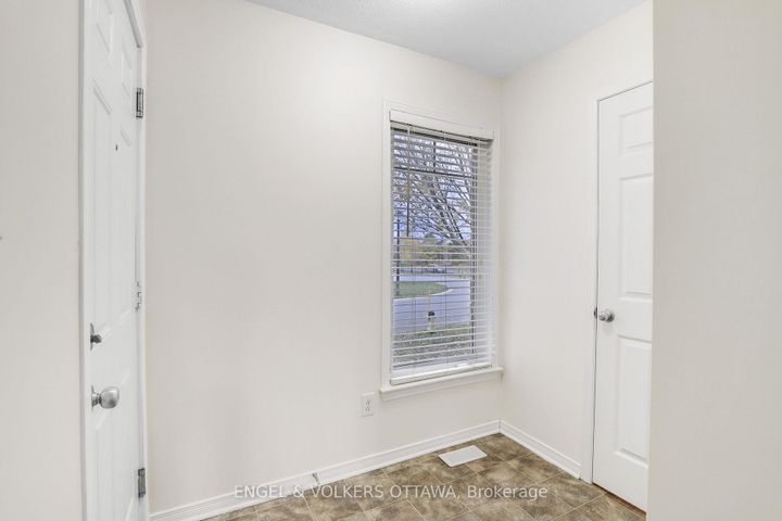 Photo 3 at 270 Espin Heights, Nepean (Stonebridge), Ottawa