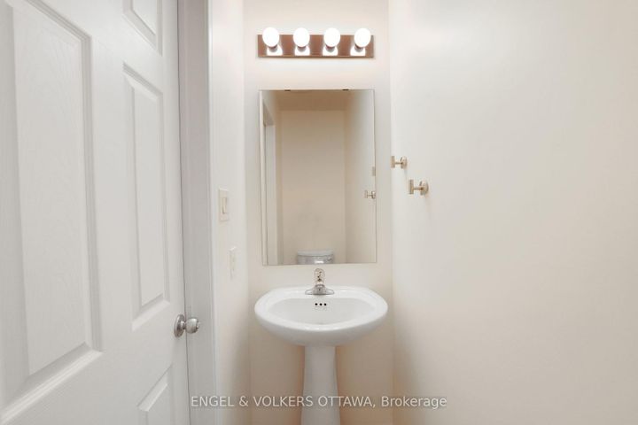 Photo 5 at 270 Espin Heights, Nepean (Stonebridge), Ottawa
