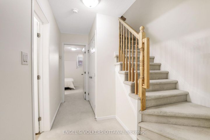 Photo 13 at 270 Espin Heights, Nepean (Stonebridge), Ottawa