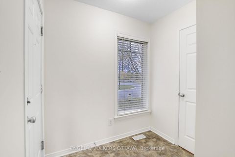 Photo 3 at 270 Espin Heights, Nepean (Stonebridge), Ottawa