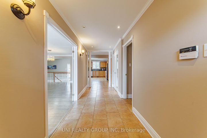 Photo 1 at 17 FOREST PARK Avenue, Nepean (City View/Skyline/Fisher Heights/Parkwood Hills), Ottawa