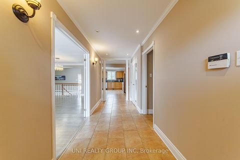 Photo 1 at 17 FOREST PARK Avenue, Nepean (City View/Skyline/Fisher Heights/Parkwood Hills), Ottawa