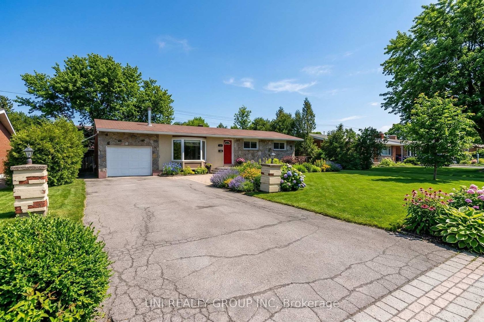 17 FOREST PARK Avenue, Nepean (City View/Skyline/Fisher Heights/Parkwood Hills), Ottawa 