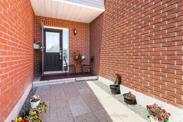 Photo 1 at 290 Stoneway Drive, Nepean (Barrhaven East), Ottawa