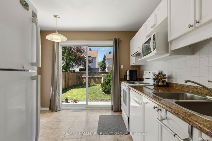 Photo 9 at 290 Stoneway Drive, Nepean (Barrhaven East), Ottawa