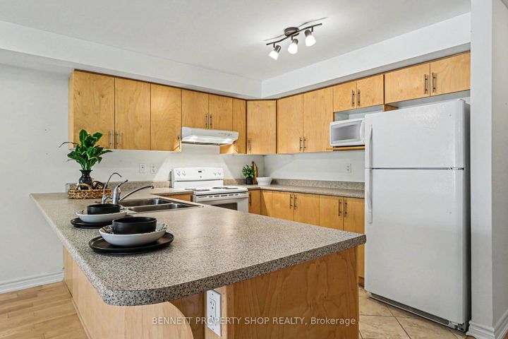 Photo 3 at 106 - 14 Norice Street, Nepean (Meadowlands/Crestview), Ottawa