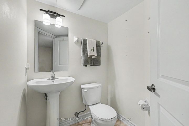 Photo 5 at 106 - 14 Norice Street, Nepean (Meadowlands/Crestview), Ottawa