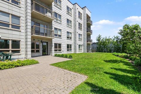 Photo 11 at 106 - 14 Norice Street, Nepean (Meadowlands/Crestview), Ottawa