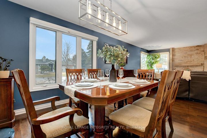 Photo 11 at 27 Birchview Road, Nepean (Meadowlands/St. Claire Gardens), Ottawa