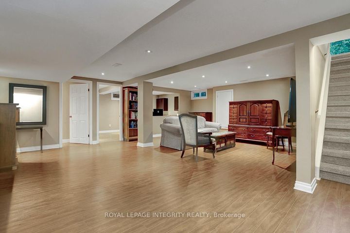 Photo 30 at 27 Birchview Road, Nepean (Meadowlands/St. Claire Gardens), Ottawa