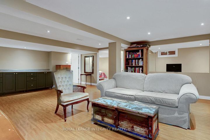 Photo 34 at 27 Birchview Road, Nepean (Meadowlands/St. Claire Gardens), Ottawa