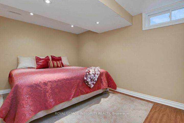 Photo 39 at 27 Birchview Road, Nepean (Meadowlands/St. Claire Gardens), Ottawa