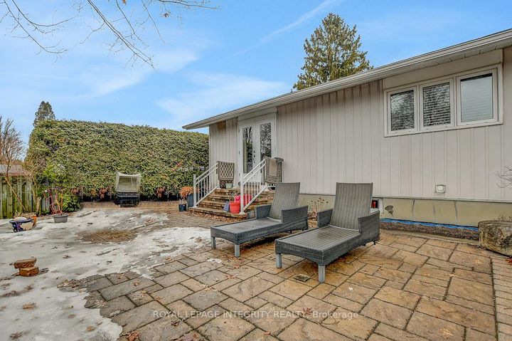 Photo 43 at 27 Birchview Road, Nepean (Meadowlands/St. Claire Gardens), Ottawa