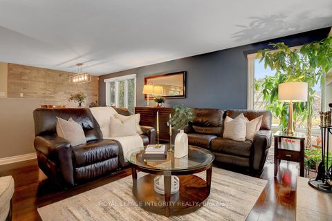 Photo 8 at 27 Birchview Road, Nepean (Meadowlands/St. Claire Gardens), Ottawa