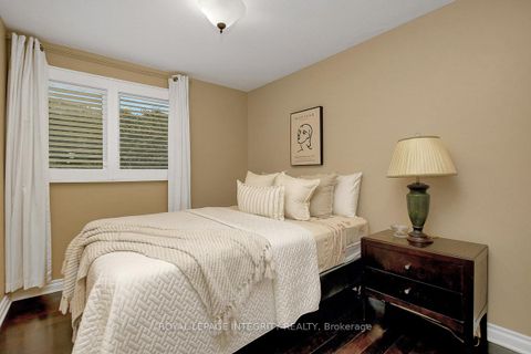 Photo 22 at 27 Birchview Road, Nepean (Meadowlands/St. Claire Gardens), Ottawa