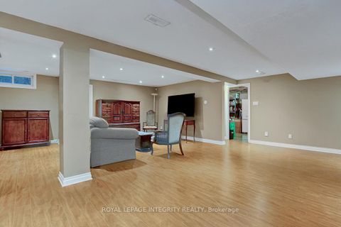 Photo 31 at 27 Birchview Road, Nepean (Meadowlands/St. Claire Gardens), Ottawa