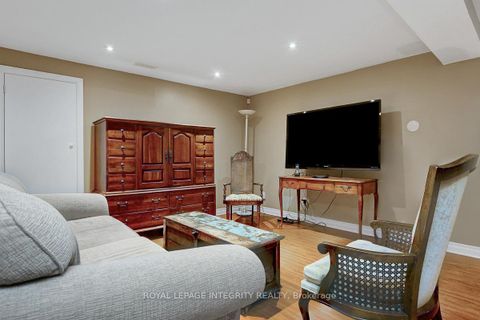 Photo 32 at 27 Birchview Road, Nepean (Meadowlands/St. Claire Gardens), Ottawa