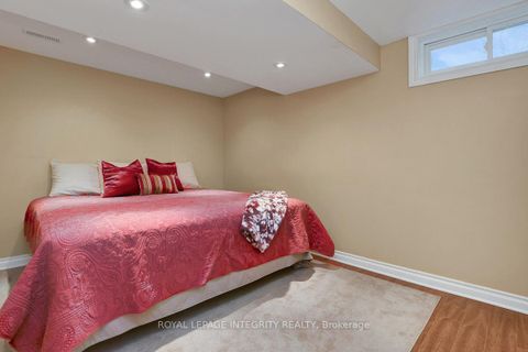 Photo 39 at 27 Birchview Road, Nepean (Meadowlands/St. Claire Gardens), Ottawa
