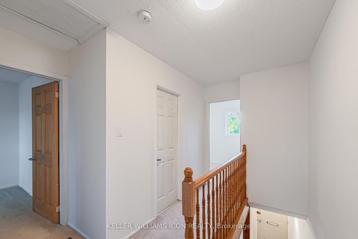 Photo 11 at 968 Meadowlands Drive, Nepean (Carleton Heights), Ottawa