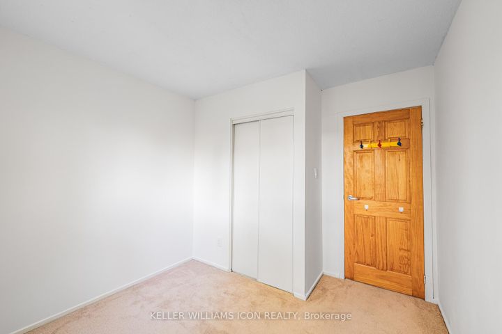 Photo 13 at 968 Meadowlands Drive, Nepean (Carleton Heights), Ottawa