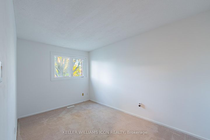 Photo 14 at 968 Meadowlands Drive, Nepean (Carleton Heights), Ottawa