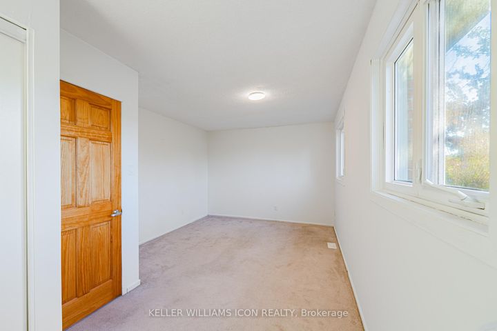 Photo 16 at 968 Meadowlands Drive, Nepean (Carleton Heights), Ottawa