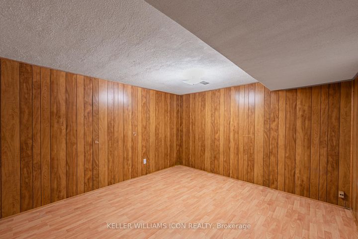 Photo 21 at 968 Meadowlands Drive, Nepean (Carleton Heights), Ottawa