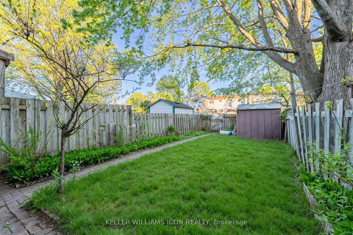 Photo 23 at 968 Meadowlands Drive, Nepean (Carleton Heights), Ottawa