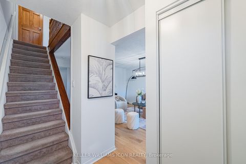 Photo 10 at 968 Meadowlands Drive, Nepean (Carleton Heights), Ottawa