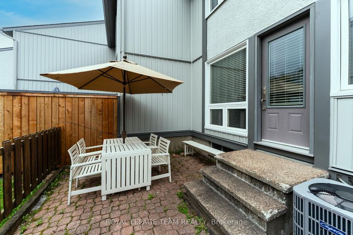 Photo 34 at C - 18 Benlea Drive, Nepean (Tanglewood), Ottawa