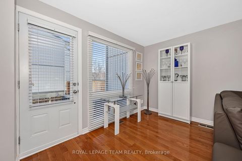 Photo 8 at C - 18 Benlea Drive, Nepean (Tanglewood), Ottawa