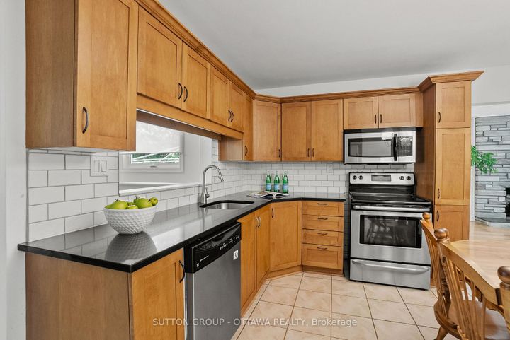 Photo 14 at 45 Larkspur Drive, Nepean (Lynwood Village), Ottawa